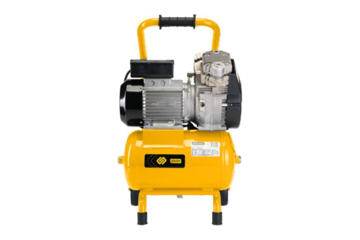 Union C-PIONEER240 Olievrije luchtcompressor op wielen middelzware werkzaamh. Incl kopp.